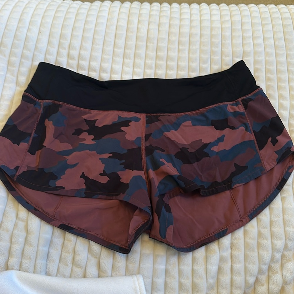 Lululemon 2.5” inseam Speed-up short